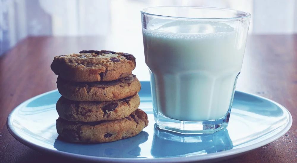 does-drinking-milk-help-gain-weight.jpg